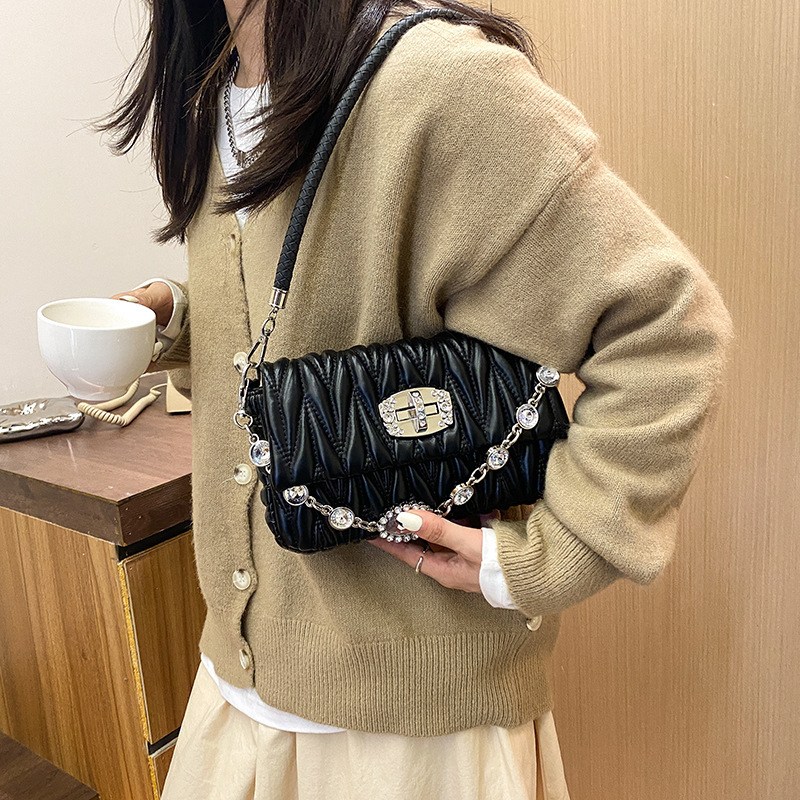 Women's 2024 Korean Version of The New Trendy Diamond Chain Shoulder Bag Crossbody Small Square Bag High-end Pleated Underarm Bag_voghion.com