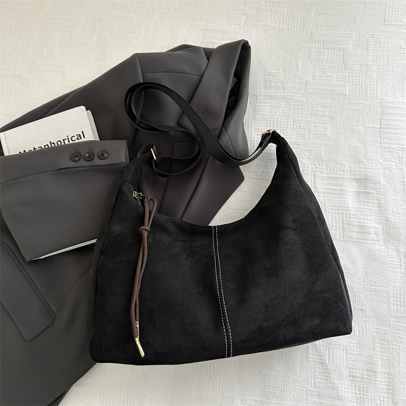 Bolso de mujer otoño y invierno 2024 nuevo estilo retro nicho tendencia brazo bolso universal bolso de hombro diario