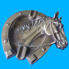 工厂定制金属烟灰缸美式马蹄造型设计黄铜压铸饰品复古摆件烟灰缸