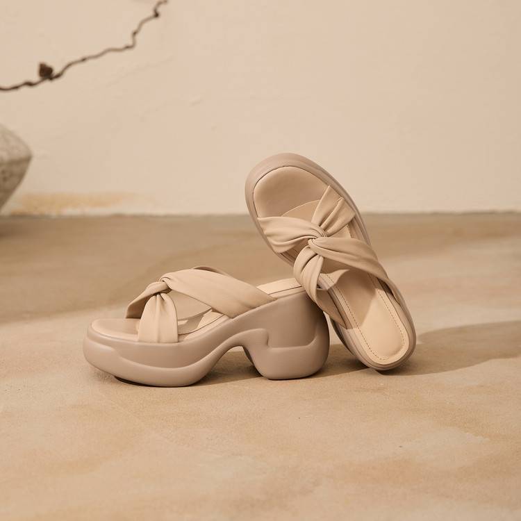Dép sandal nữ quai chữ V đế tăng chiều cao mềm nhẹ đi biển mùa hè — màu trắng ngà, màu mơ chi tiết 5