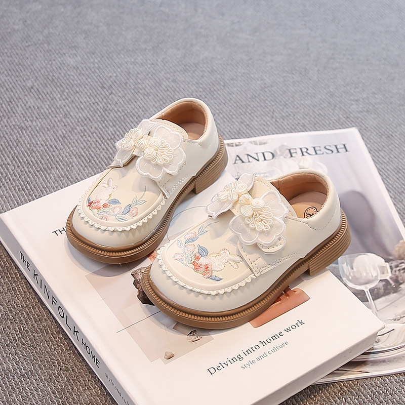 Zapatos de cuero para niñas 2026 primavera y otoño nuevos niños estilo nacional bordado zapatos princesa zapatos para niñas zapatos de suela suave zapatos para bebés image 8