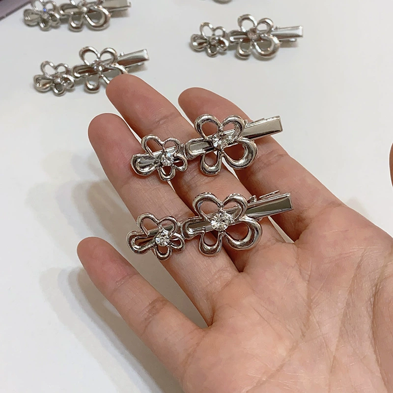 Милк ФуФу ~ сладкий и прохладный металлический цветок rhinestone bangs прическа зажим для волос пара боковых зажимов для украшения девочке сердце