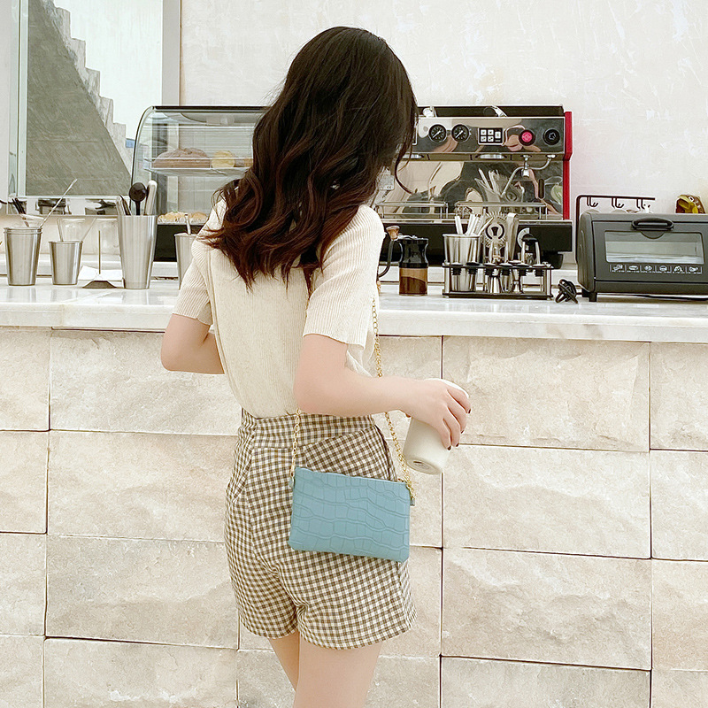 White Green Blue Pu Leather Solid Color Square Evening Bags display picture 3