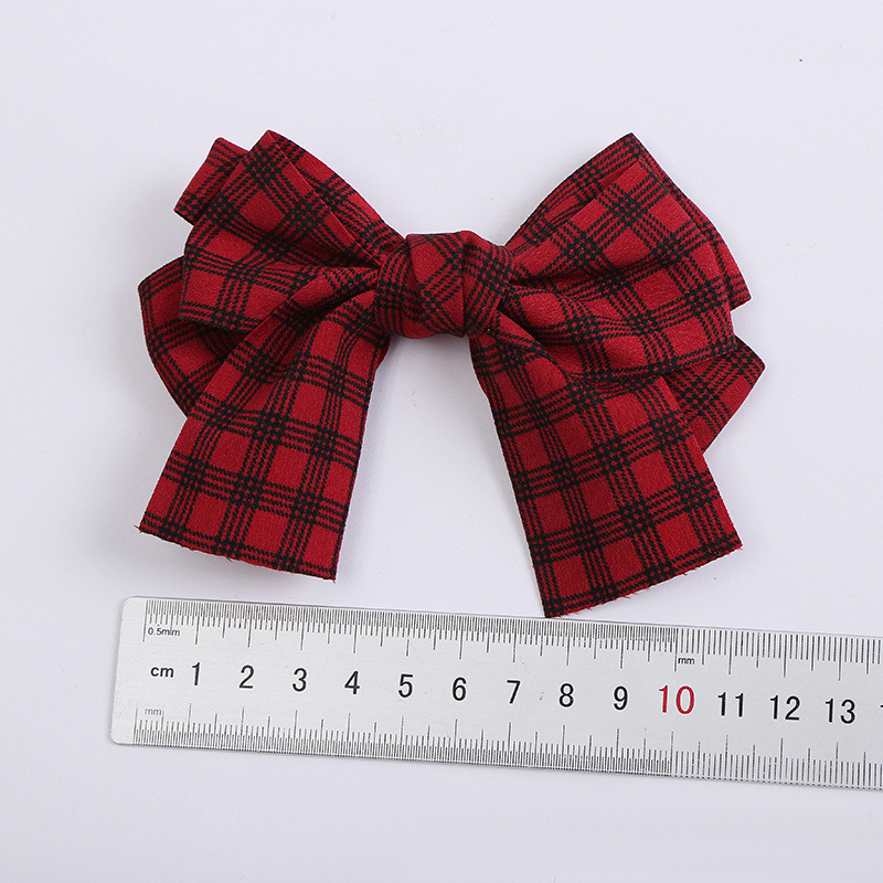 Elegant hairgrip with bow