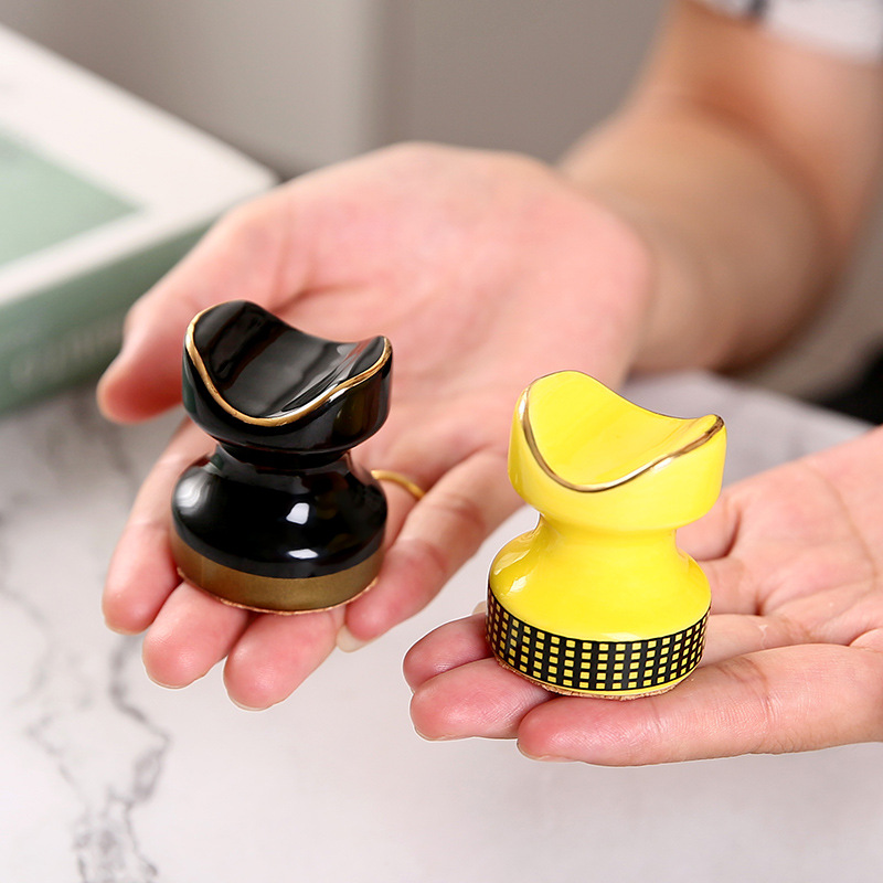 Soporte de cerámica para cigarros estilo europeo, mini portátil, decoración dorada