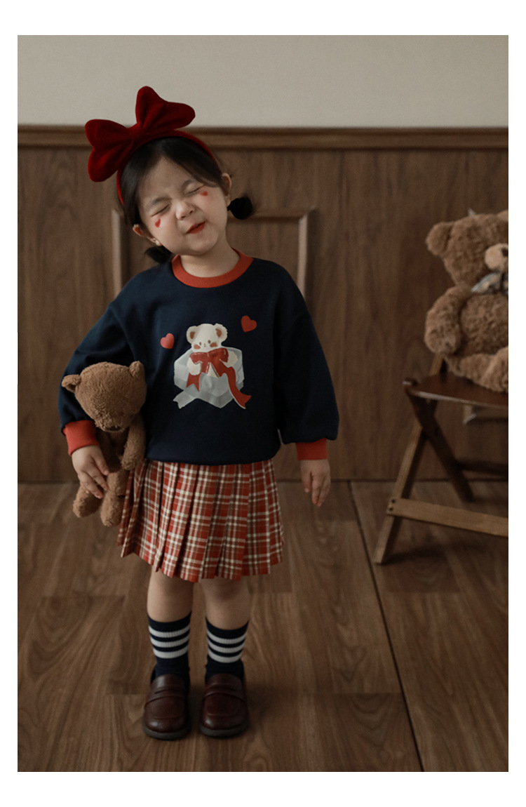 Qiu Duomeng Girls' Cartoon Little Bear Sweater Checkered Set 2024 New Spring and Autumn Children's Top Half Skirt_voghion.com