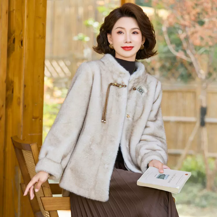 妈妈冬装皮毛一体大衣洋气皮草外套中老年妇女冬季水貂绒宽松外套