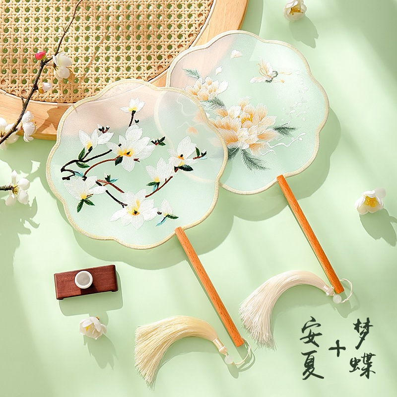 Fan de grupo bordado antiguo ventilador de baile chino estilo Han cheongsam doble cara Suzhou bordado ventilador redondo de danza infantil al por mayor