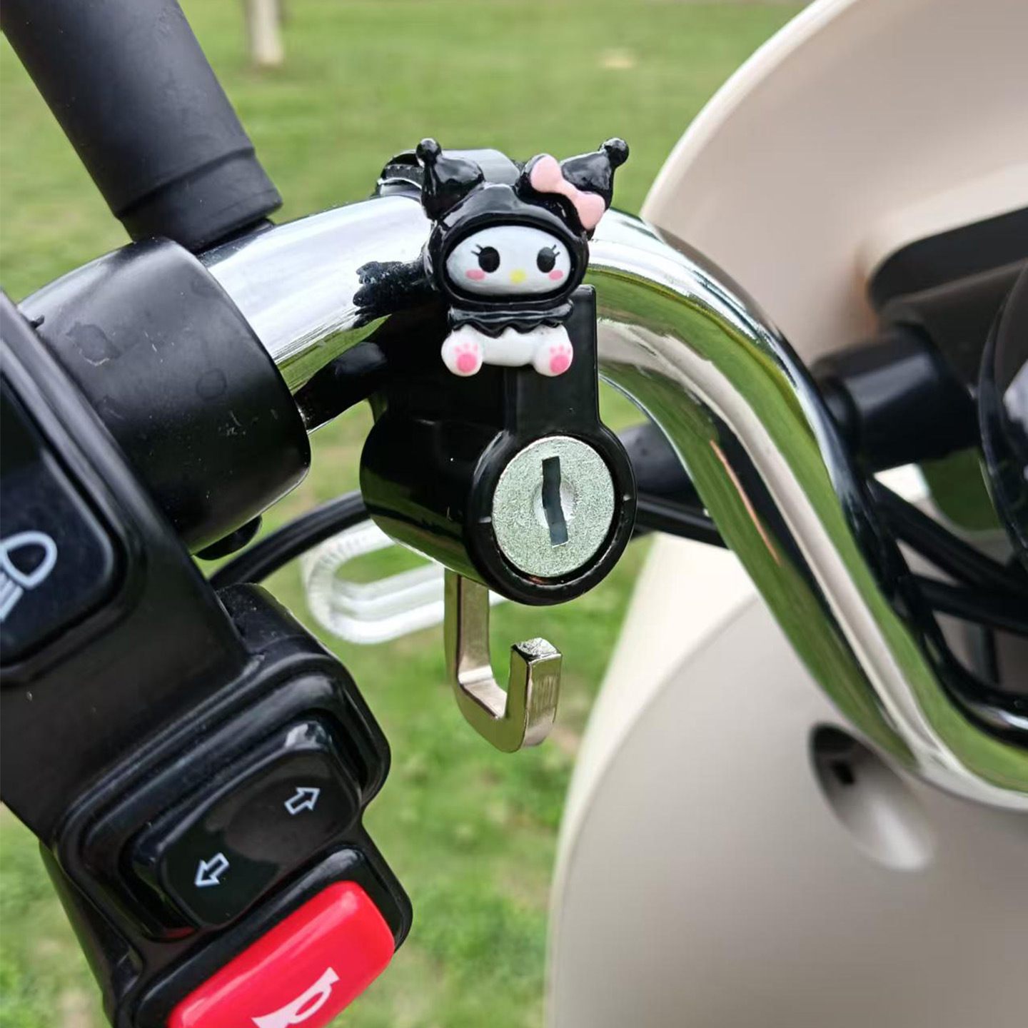 Cartoon Helmet Lock for Bicycles, Electric Vehicles, Motorcycles, Scooters, Mountain Bikes, Baby Strollers, Multifunctional Anti-Theft Lock Hook