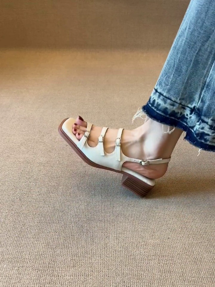 Universal retro sandals with a strap, suitable with a skirt