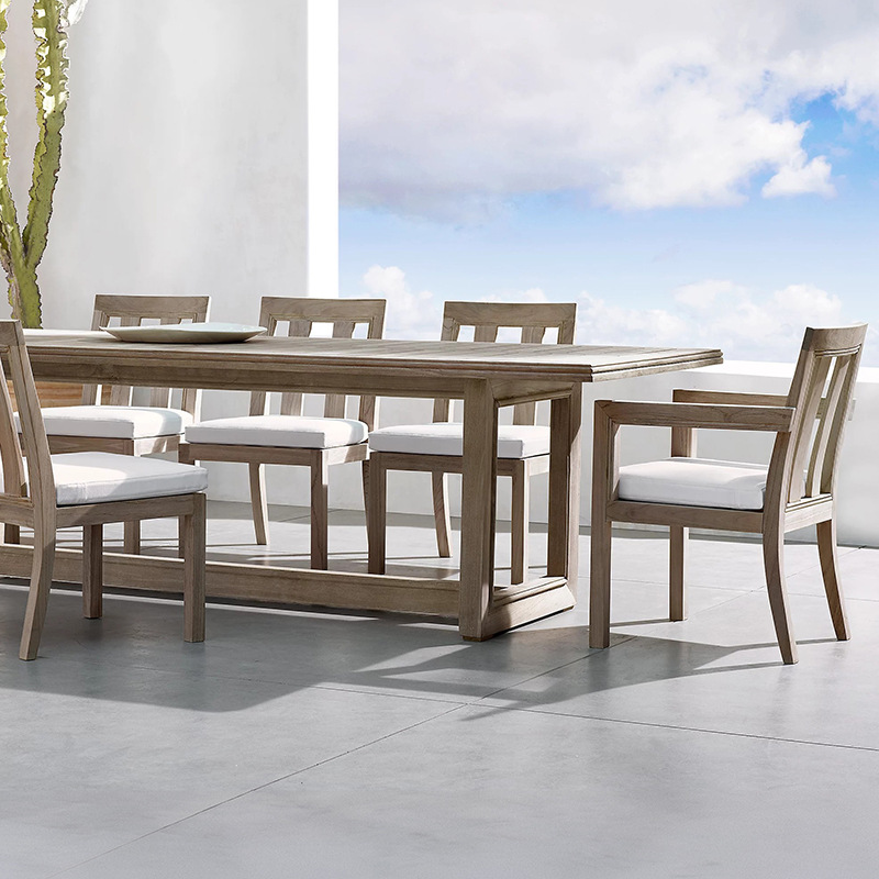 Conjunto de mesa y sillas de teca para patio de villa, madera maciza con acabado envejecido, madera anticorrosiva, mesa y sillas de exterior resistentes al agua y al sol.