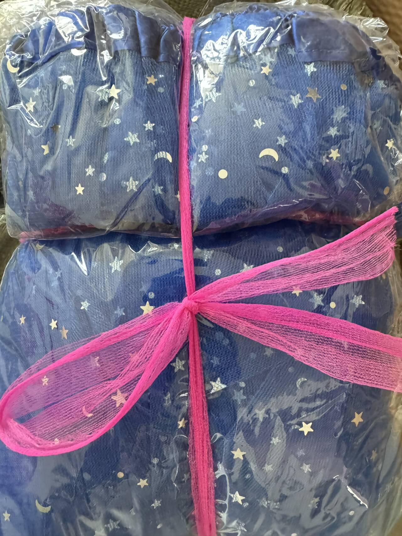 스팽글이 달린 로얄 블루 스커트