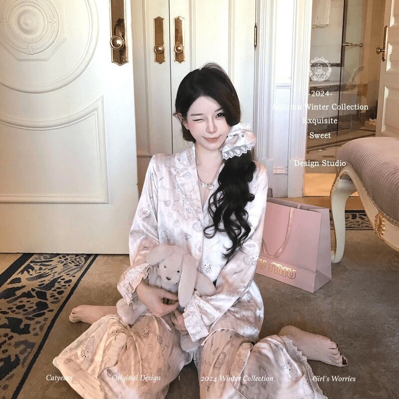 Hellokitty Ice Silk Pajamas for Women with Lace Lapels, Long Sleeves and Long Pants, High-End and Cute Home Wear That Can Be Worn Outside
