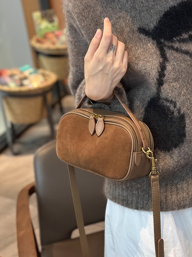 Women's Small Handbag 2025 New Arrival Niche Design Crossbody Bag Fashion Versatile Soft Leather Vintage Shoulder Bag - Thumbnail 6