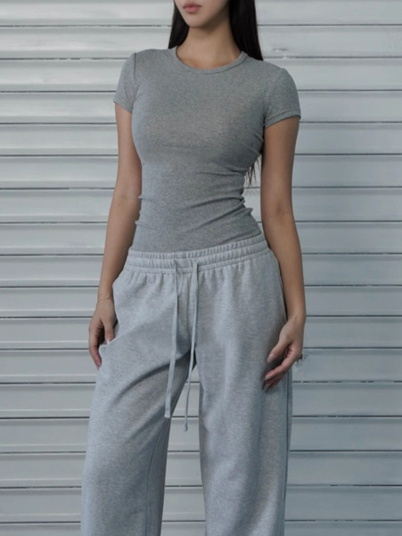 Sports fitted base summer elastic T-shirt with a round collar