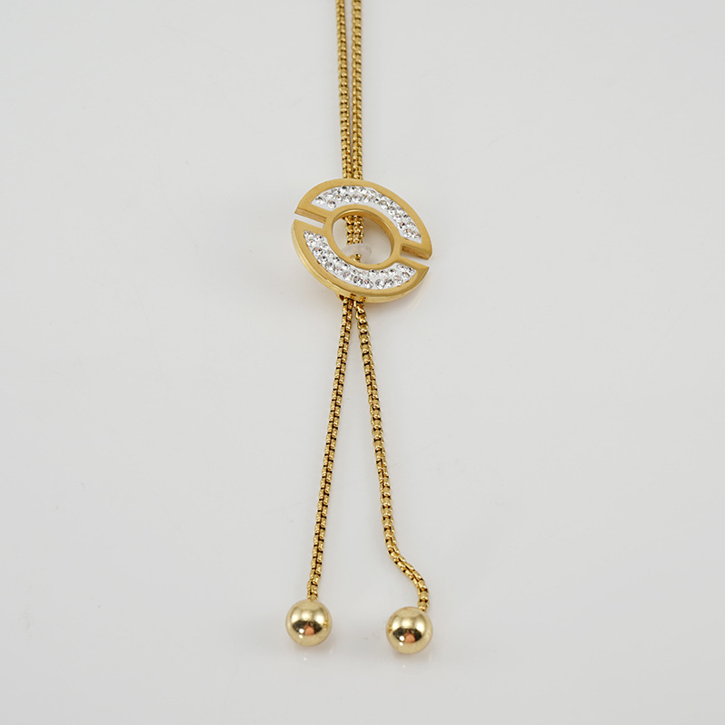 Cadena de suéter transfronteriza de acero inoxidable europeo y americano para mujer Collar largo de acero de titanio de diamante de oro de 18 quilates para mujer Otoño e Invierno