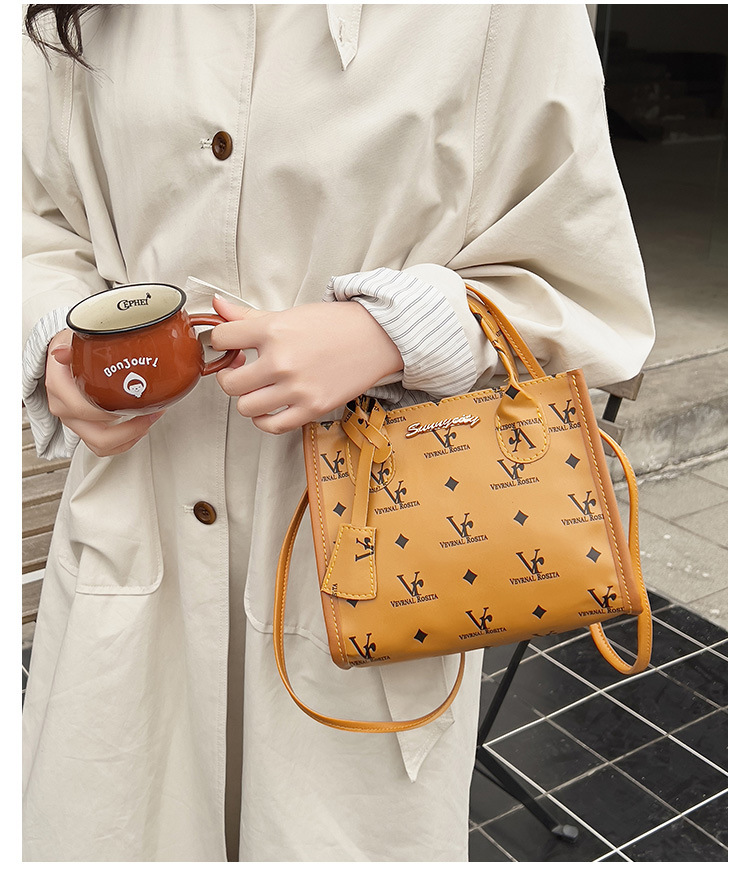 Women's Medium Pu Leather Solid Color Vintage Style Classic Style Zipper Handbag display picture 13