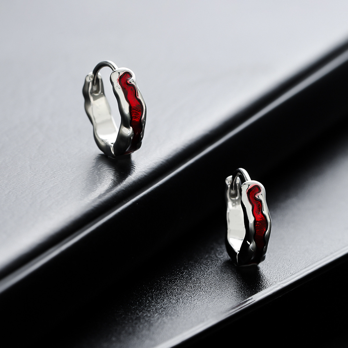 Red Venom Irregular Texture Earrings For Men And Women Elegant_voghion.com