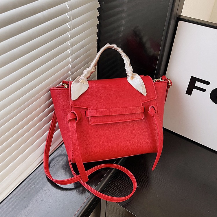 Bolso de moda y estilo occidental de moda bolso de mensajero de un solo hombro de diseño de nicho bolso cuadrado pequeño coreano de color sólido