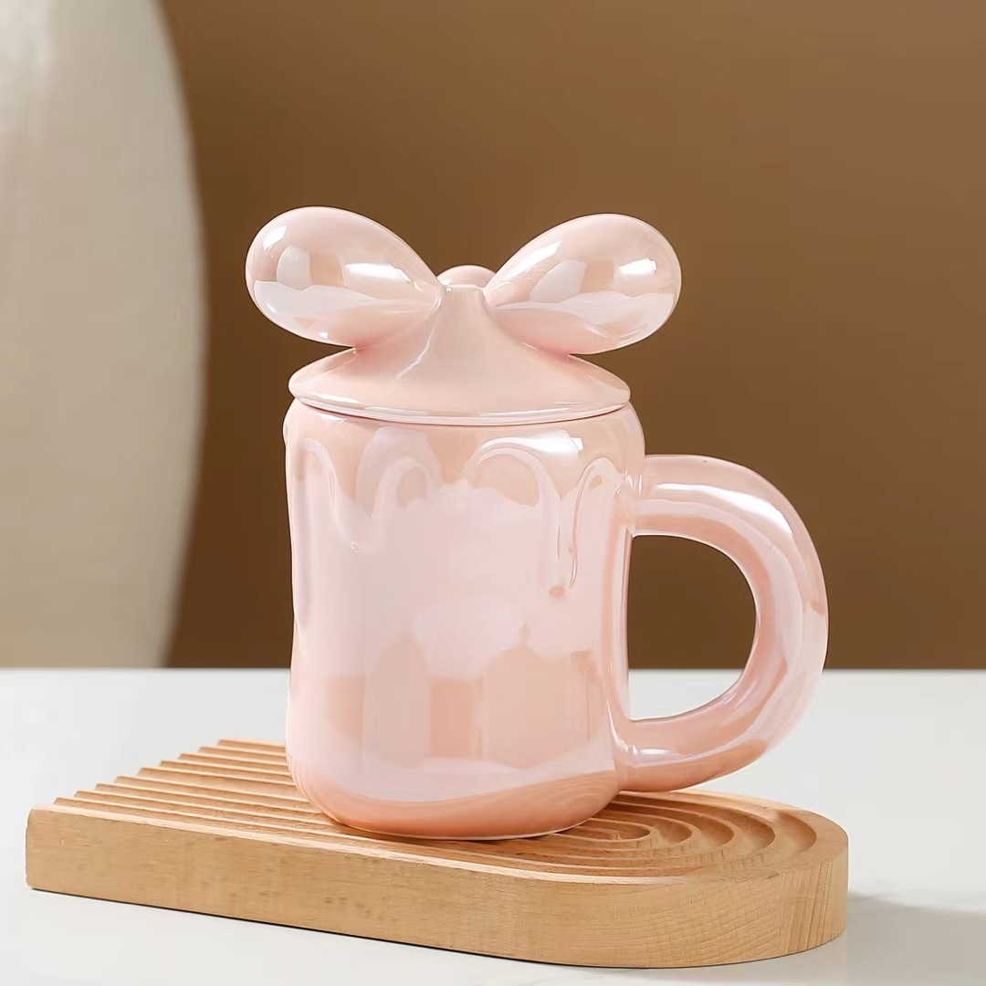 Creativo regalo colorido perla esmalte taza de cerámica con tapa cuchara chica corazón Oficina taza café