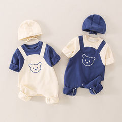 新入生の赤ちゃんの秋の服はかわいいです。