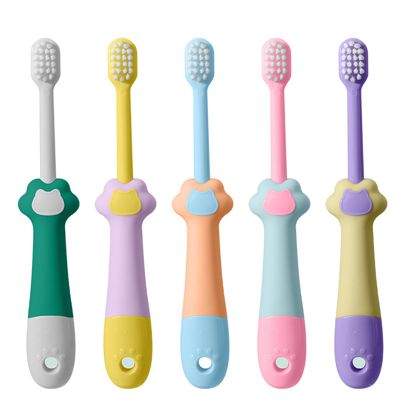 Inglés tarjeta de dibujos animados para bebés mango de injerto de cabello cepillo de dientes de cabello suave para niños cepillo de dientes de cabello suave para bebés de 1 - 6 años de edad oral