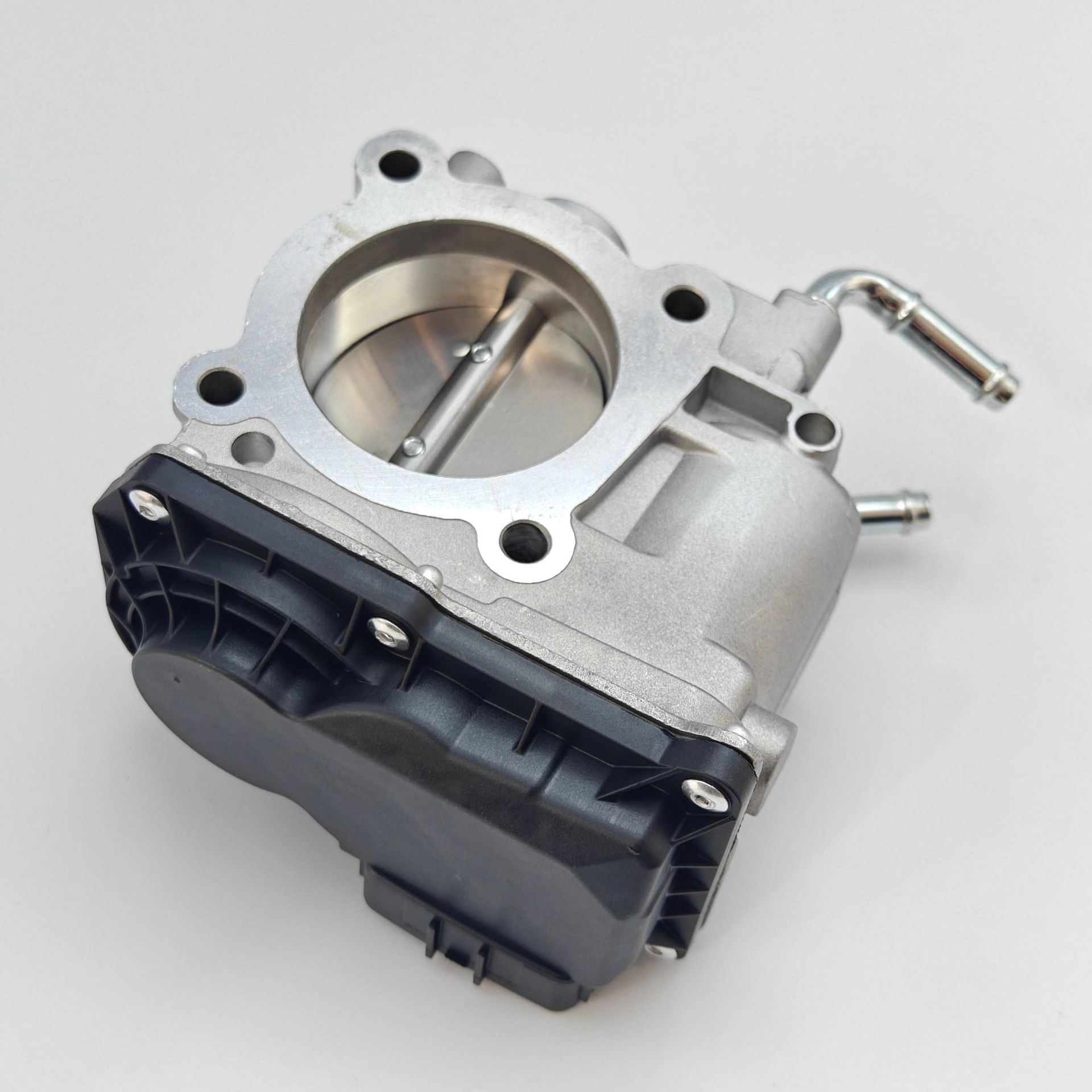 Suitable for Toyota Corolla, Lexus HS250h, and Subaru xB throttle body 22030-22040