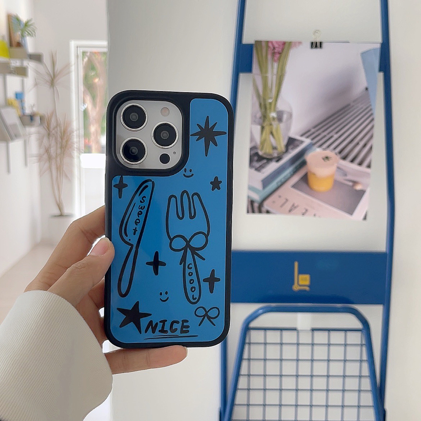 Divertido dibujo de dibujos animados cuchillo y tenedor vajilla para iPhone15/16 funda para teléfono móvil 14Pro femenino 13 nuevo 16ProMax