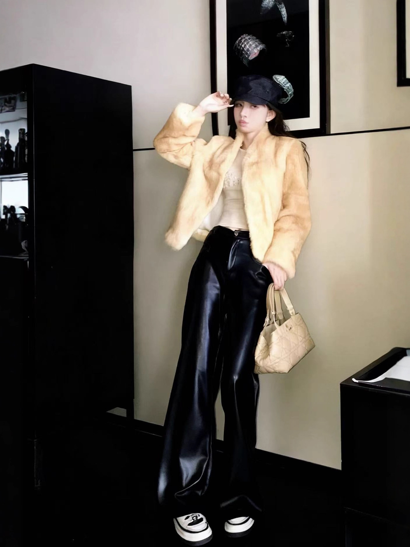Nuevos pantalones de invierno y otoño 2025 nuevos pantalones de cuero de botón dorado recto con proteína de lana molida de invierno image 3