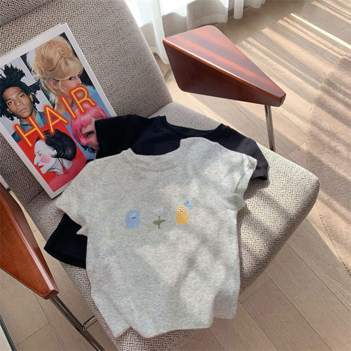 Turns heads everywhere! Japanese-style milky-soft pastel yellow short-sleeve T-shirt for women—2025 summer, perfectly balanced shoulders, and a figure-flattering top.