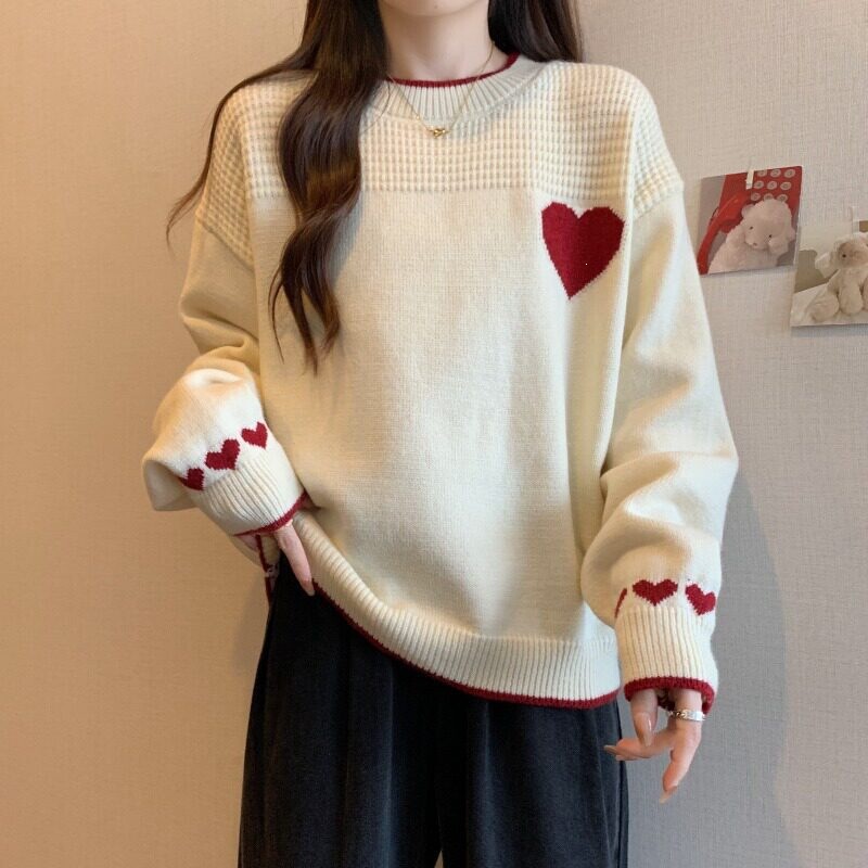 Round-neck pullover with heart embroidery, casual style sweater for women, autumn and winter, plus size, loose fit, tummy-concealing, slimming knit top