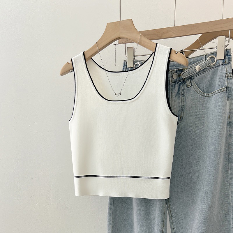 White knitted T-shirt