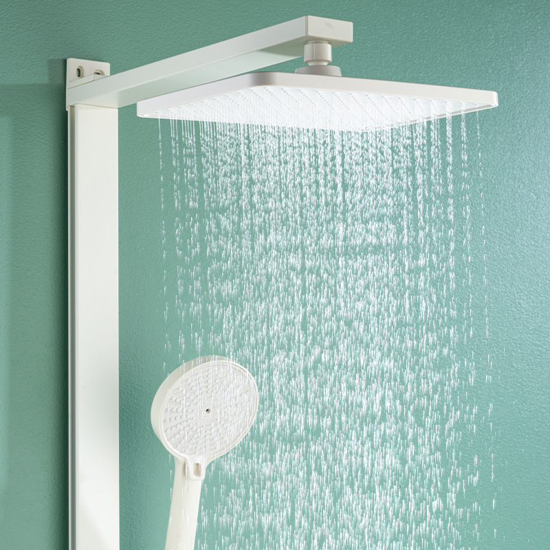 La versión insignia de la pantalla digital contra la pared, la nueva luz ambiental de la cintura trasera, el conjunto de ducha de ducha de almacenamiento de teclas de piano, el conjunto completo de cobre