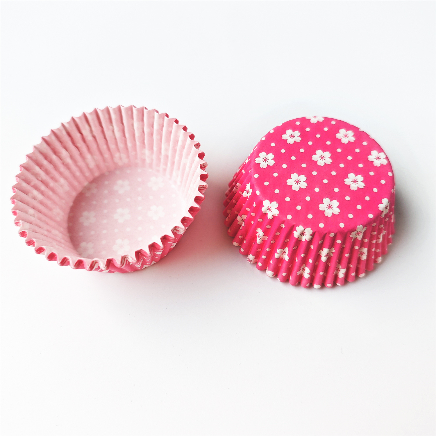 100 pcs / caja Xue Mei Niang soporte de papel para pastel medio soporte de papel para hornear tazas de papel muffin relleno soporte de papel a prueba de aceite