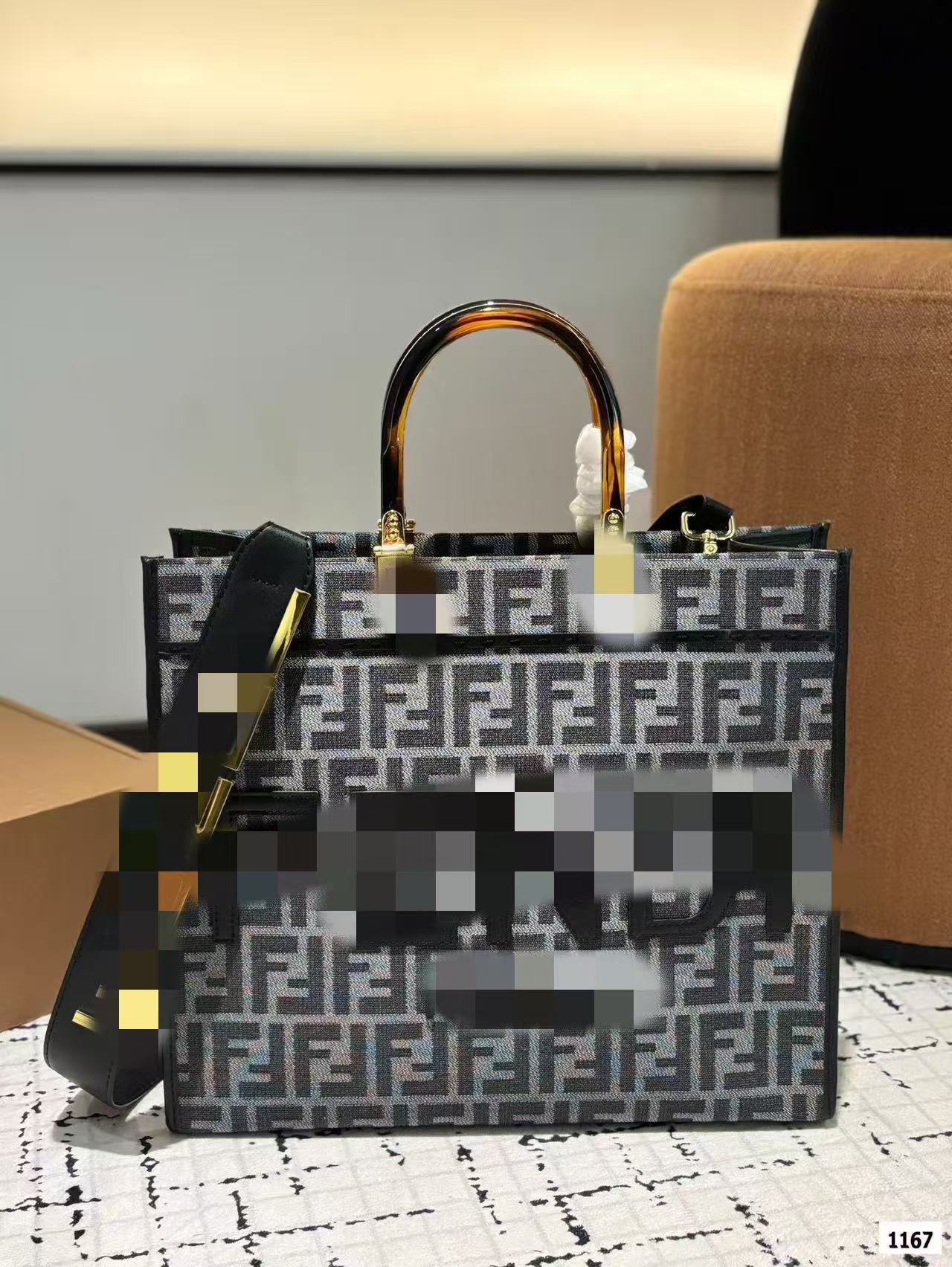 Böyük Tutumlu Qadın Çantası - Çiyin və Tote Modeli