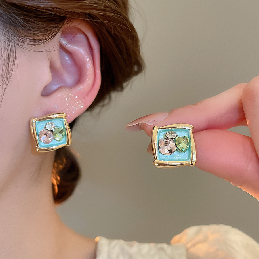 Pendientes de flores de color dopamina de verano Pendientes de todo fósforo de nicho fresco Pendientes de lujo de alta gama de moda al por mayor