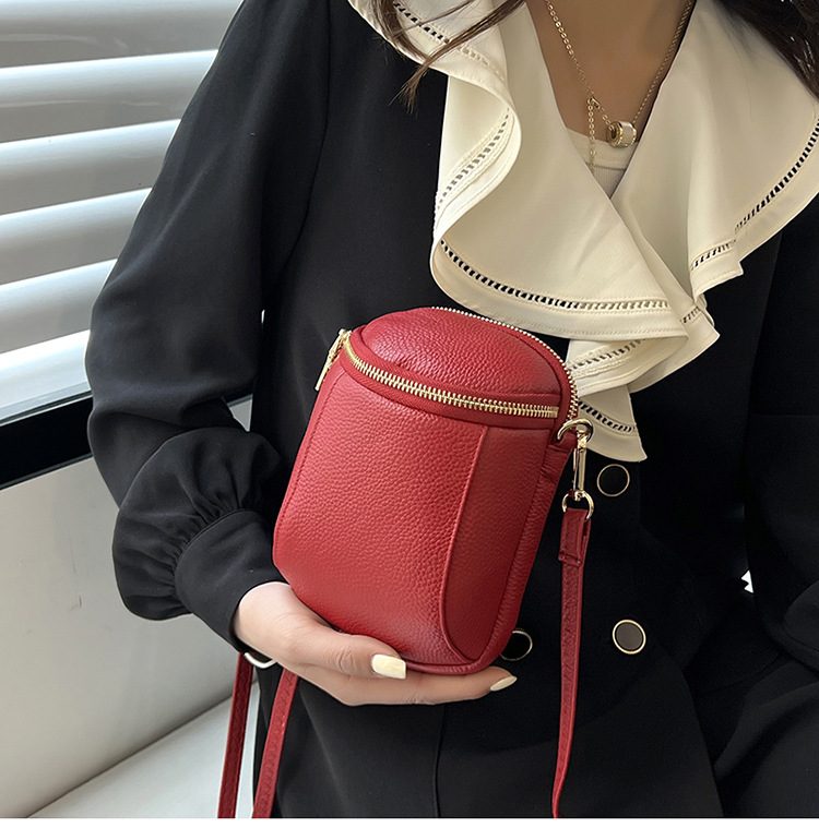 294g Weight Polyester Lining Material Sewing Thread Fashion Element Zipper Closure Type Single Shoulder Strap Strap Type Crossbody Bag Bags Type Casual Occasion Genuine leather Material Solid Color Pattern All Seasons Season Women's Gender Streetwear Style Shell Shape Women's Solid Color Genuine Leather Sewing Thread Zipper Phone Wallets 21
