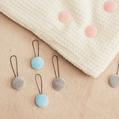 ぬいぐるみ布団固定器シーツは、神器の新型布団カバーに安全で針がないステルスな角ボタンをかけられています。