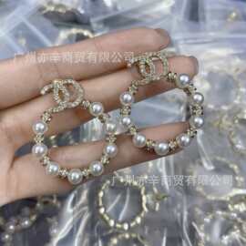 精工高版香家字母双C满钻珍珠圆形耳钉女欧美风时尚OL耳环女代发