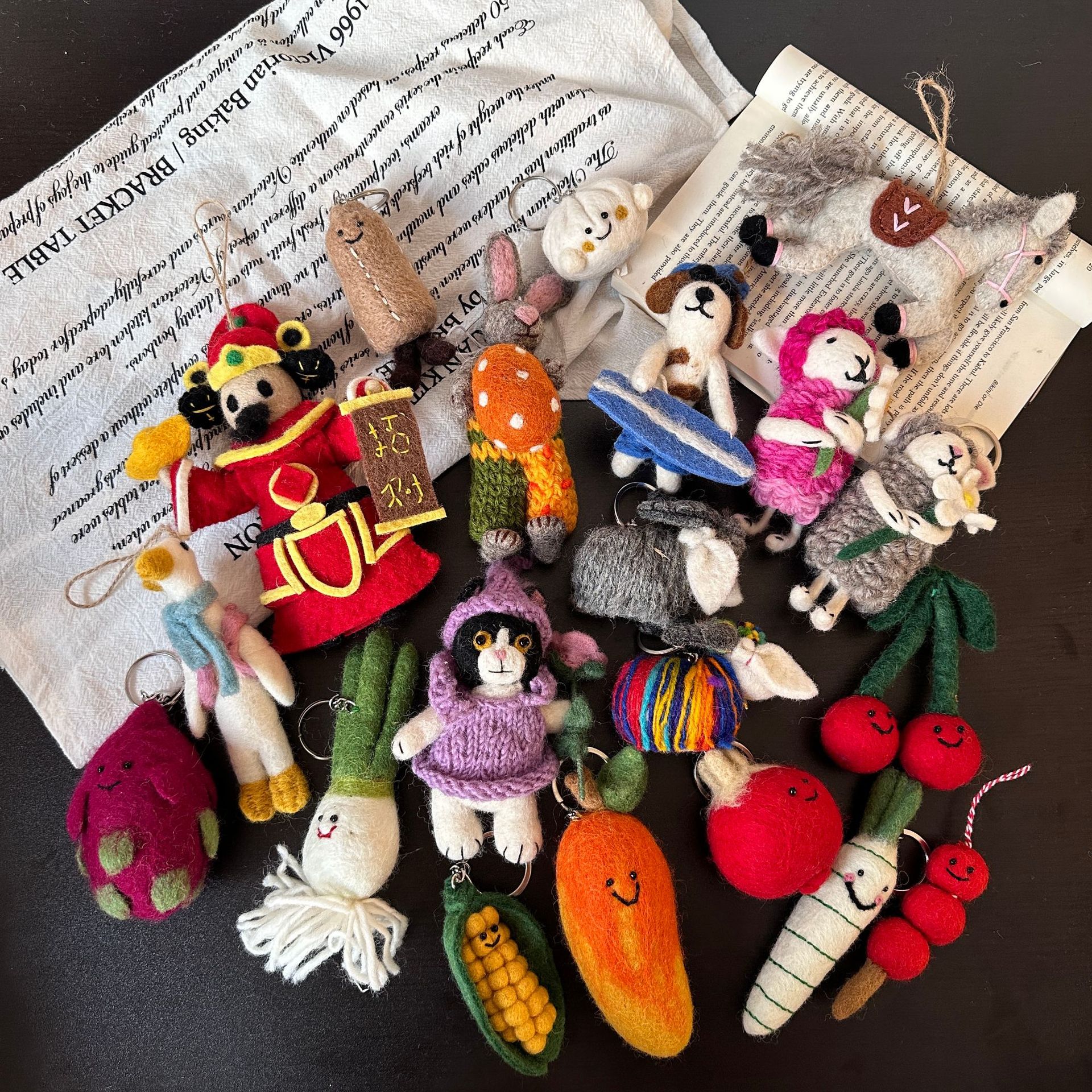 创意纯手工尼泊尔羊毛毡挂件装饰成品钥匙扣包包挂饰ins饰品配件