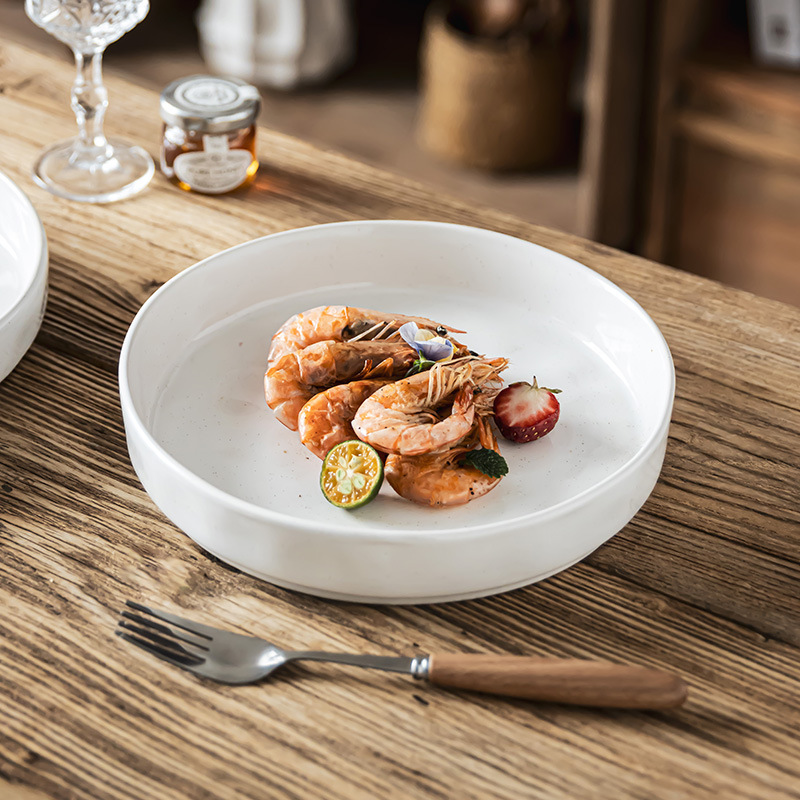 Plato blanco puro, plato de cerámica corrugada sensible al agua de alta calidad, plato de platos caseros, plato redondo, plato de comedor, plato de comedor occidental