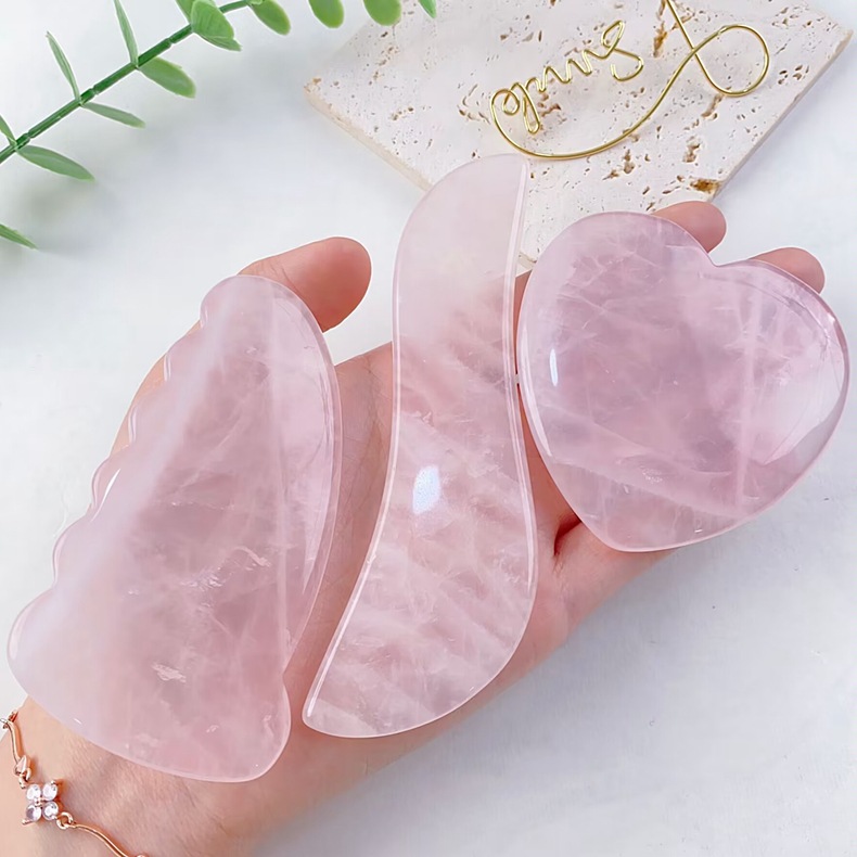 Amazon Cross-Border Best-Selling Gemstone Scraping Tool, Natural Pink Crystal Heart-Shaped Horn for Relaxing Muscles, Activating Circulation, and Beauty Massage