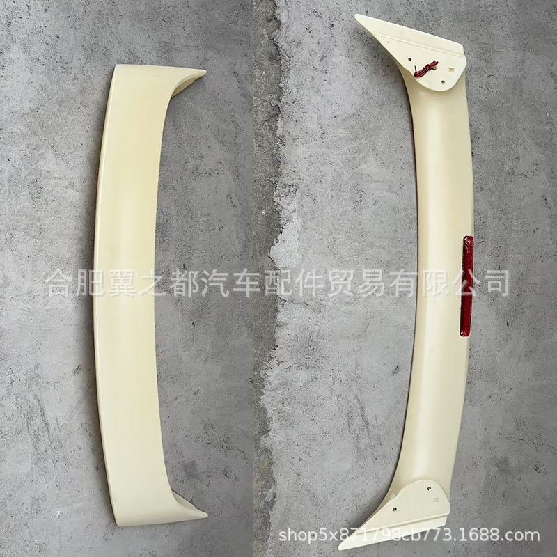 Suitable for 2000-2005 Toyota Camry 2.4 tail modification CAMRY original fixed wing with lights