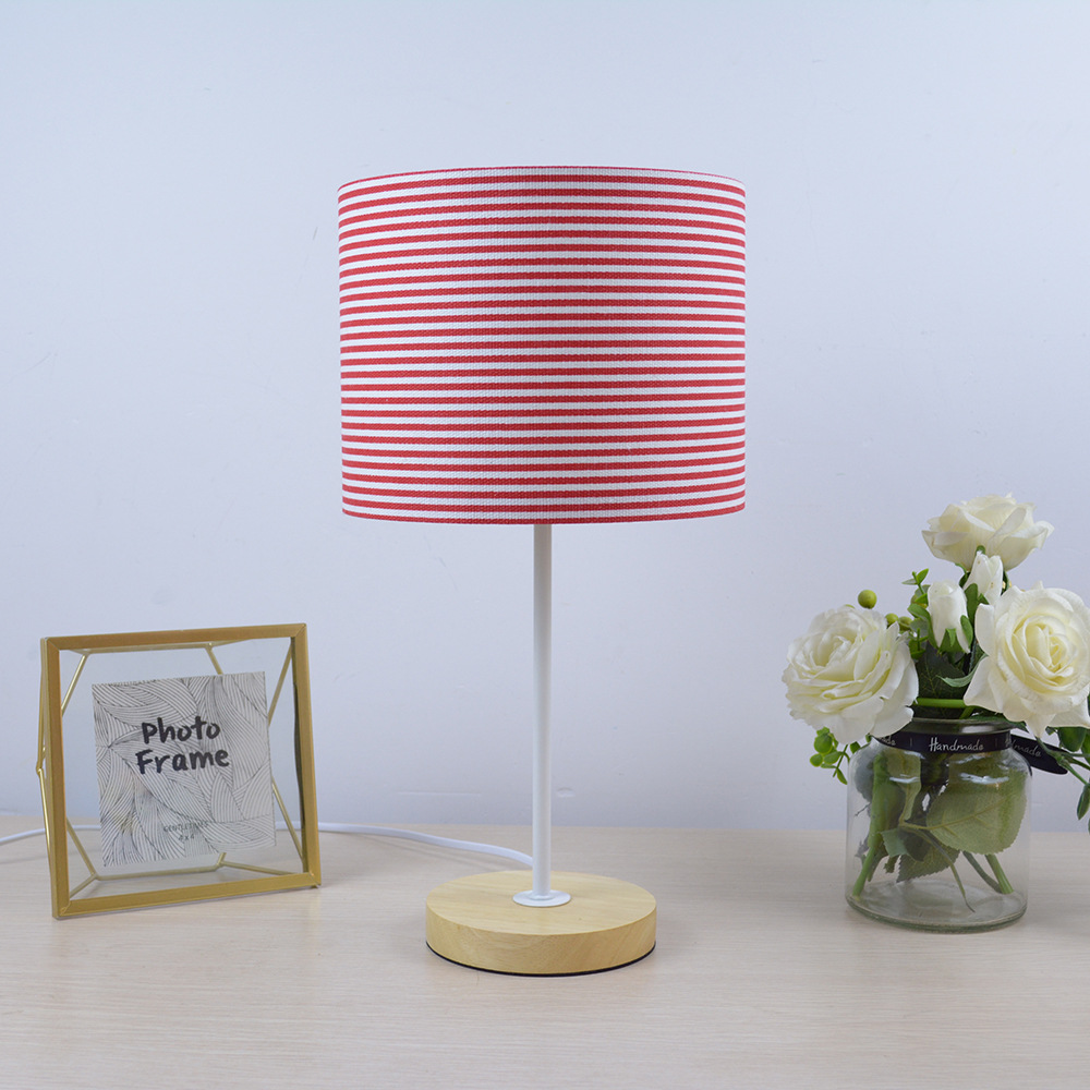 Estilo antiguo americano pantalla de tela lámpara de mesa Hotel estudio dormitorio mesita de noche lámpara nórdico ins estilo enfermería luz de la noche