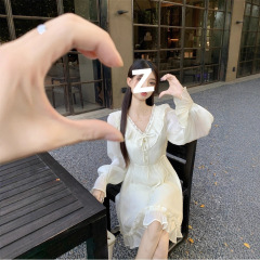 温柔风V领系带长袖连衣裙女木耳边春秋新款法式气质显瘦边小白裙