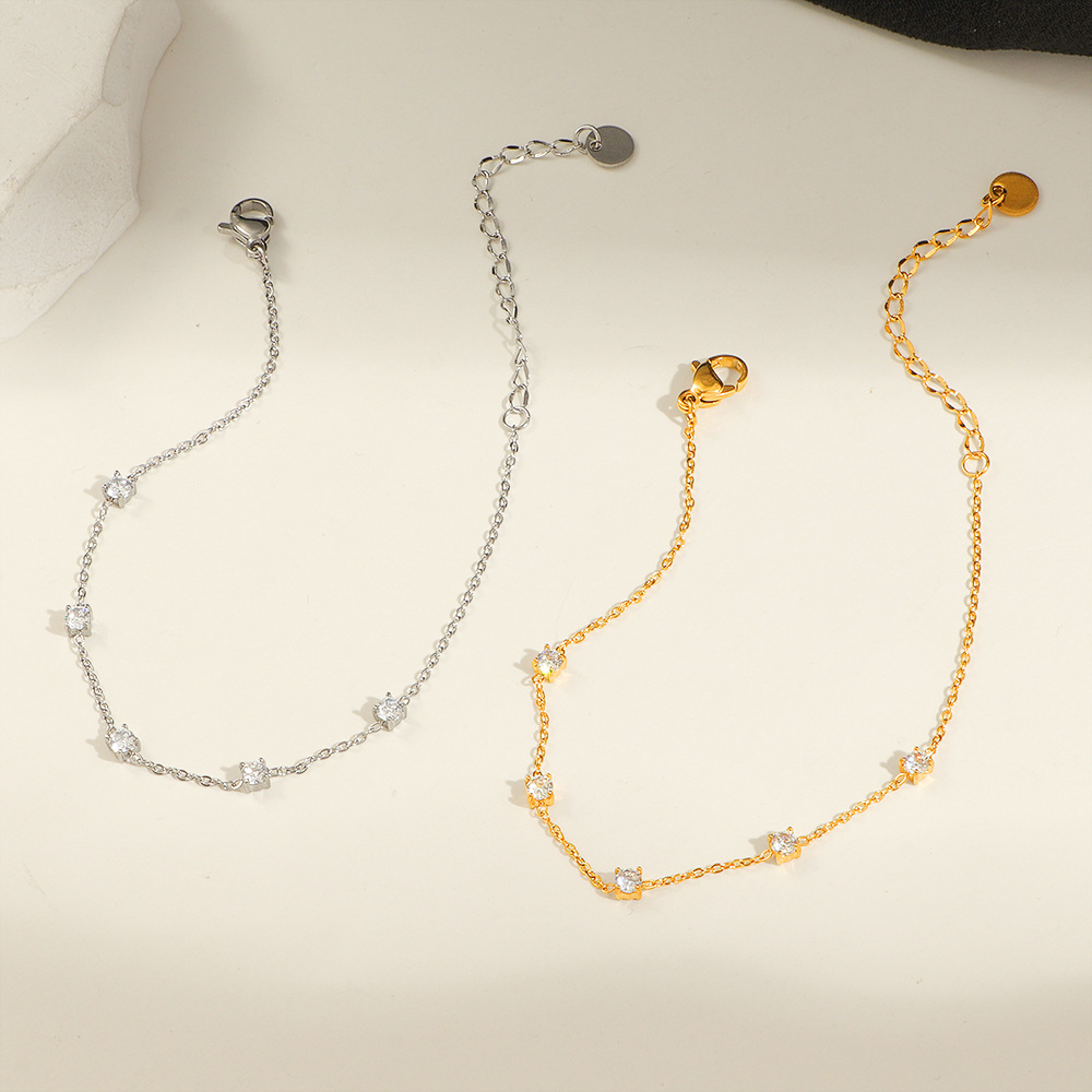 New Five Small Four-Claw White Diamond Bracelet for Women, Titanium Steel Non-Fading Niche Design, Light Luxury Fashion Women's Bracelet