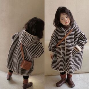 Girls' thickened coat autumn and winter mid-length hooded top Korean style woolen coat 3-8 years old children's clothing one-piece delivery