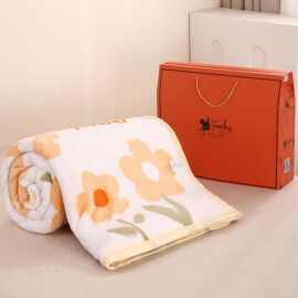 法兰绒毛毯批发礼品礼盒装珠宝店庆伴手礼办公室空调盖毯卡通动漫