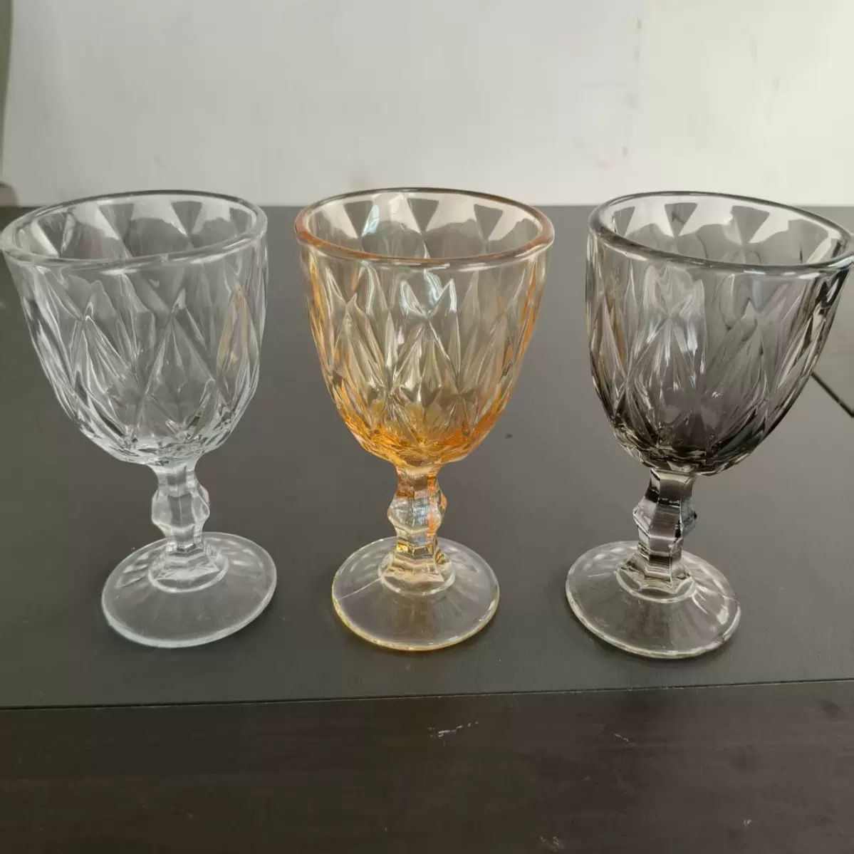 厂家高脚杯透明玻璃果汁杯 机压印花加厚复古菱形花纹红酒香槟杯