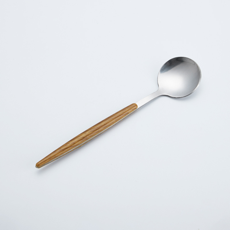 뾰족한 손잡이가 달린 모조 흑도나무 스푼
